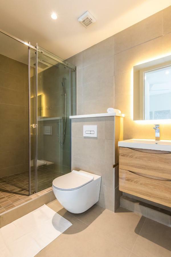 Caplage - Beachfront Ground Floor Apartment In 타마린 외부 사진